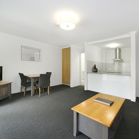 Mt Ommaney Hotel Apartments Brisbane Exterior photo