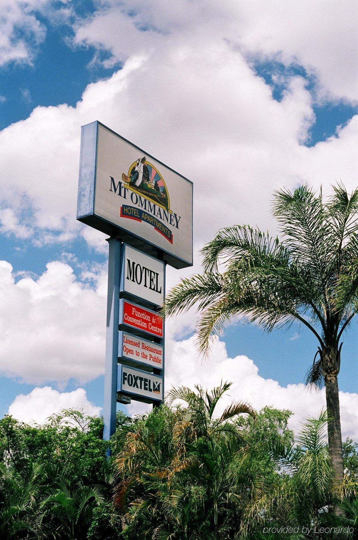 Mt Ommaney Hotel Apartments Brisbane Exterior photo