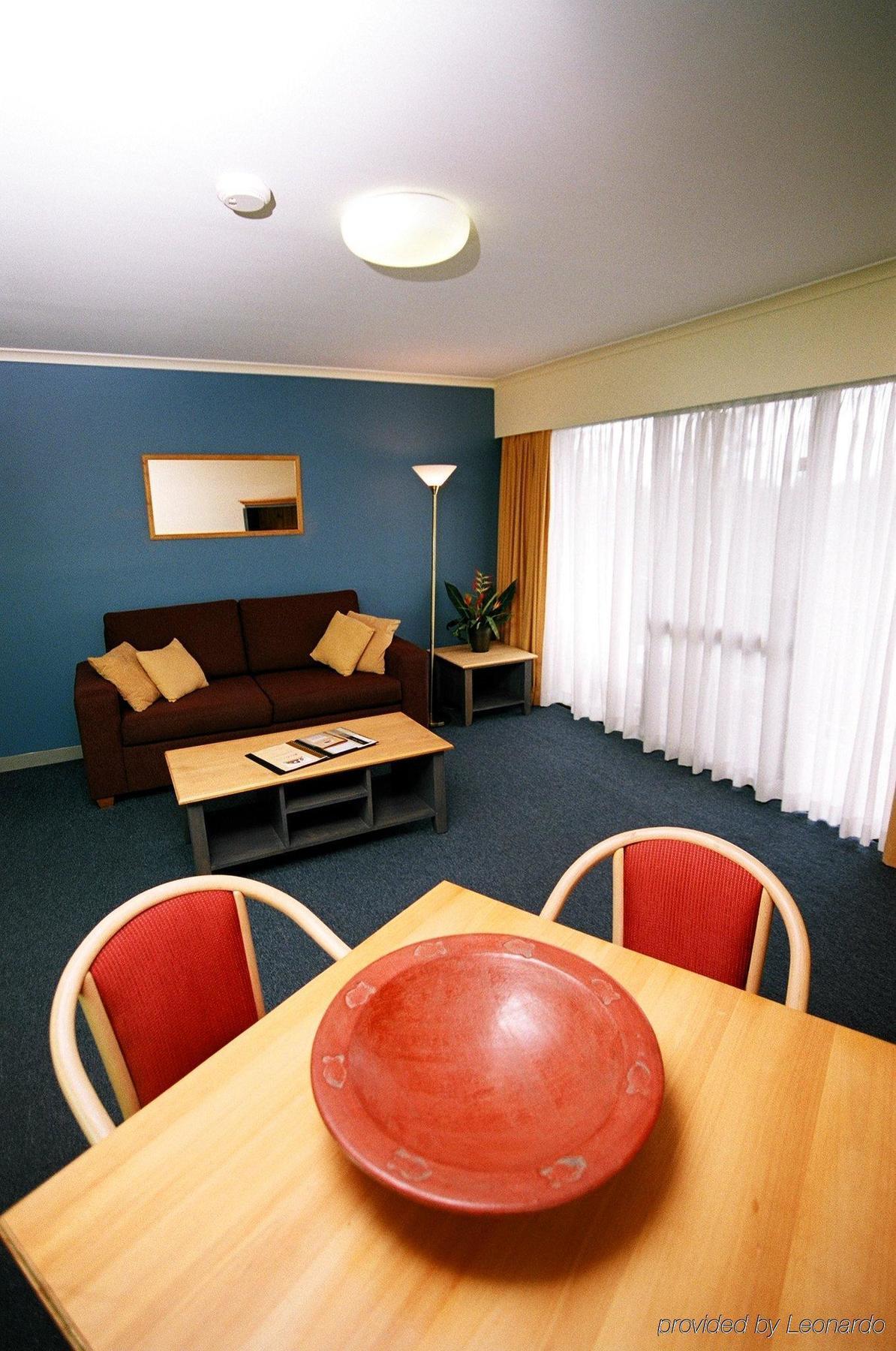 Mt Ommaney Hotel Apartments Brisbane Room photo