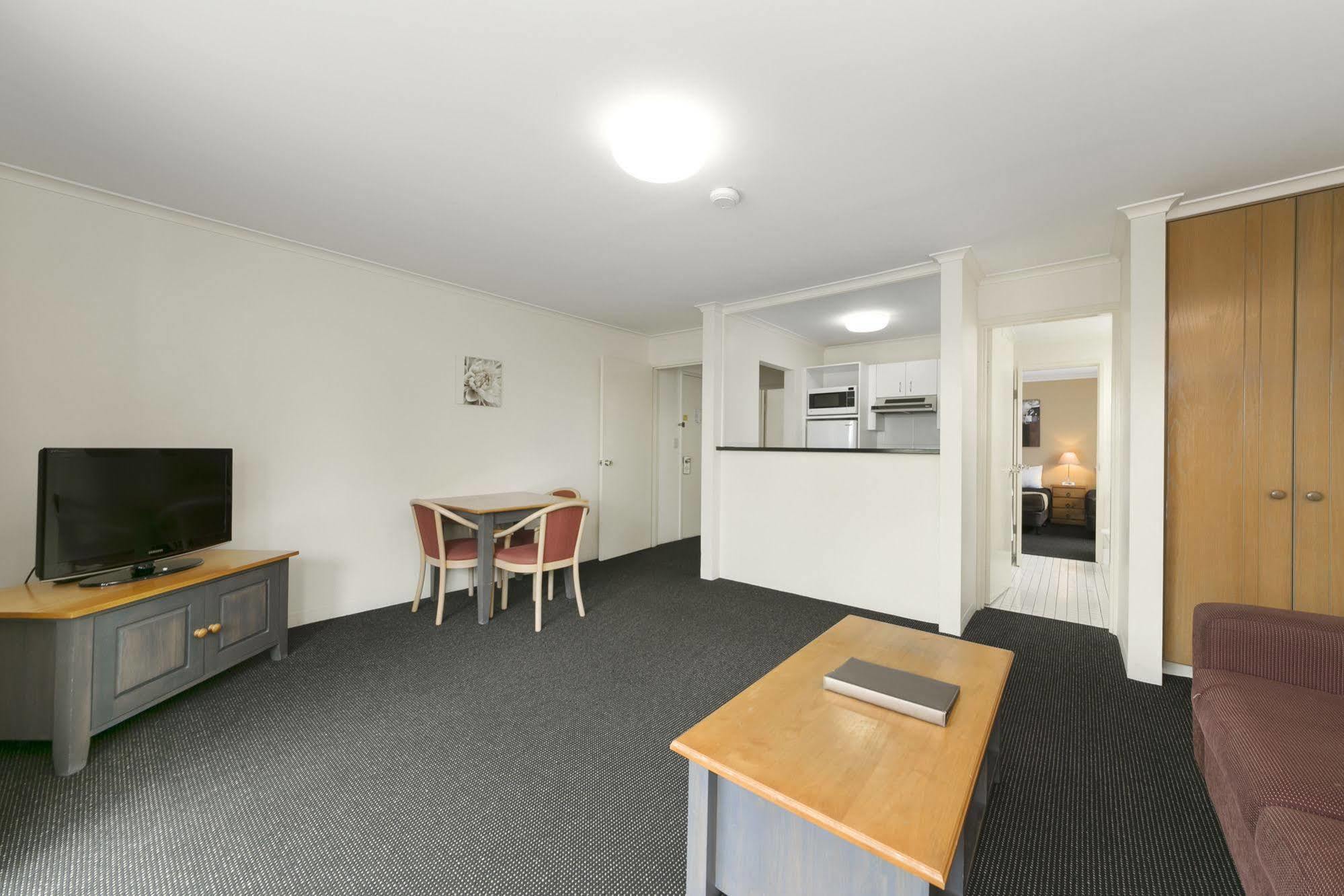 Mt Ommaney Hotel Apartments Brisbane Exterior photo